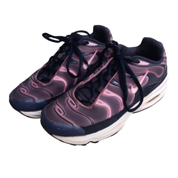 NIKE AIR YOUTH SIZE 3 BLACK AND PINK RUNNING SHOE SNEAKERS - Picture 1 of 6